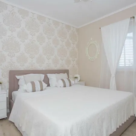 Slavice Apartamento *