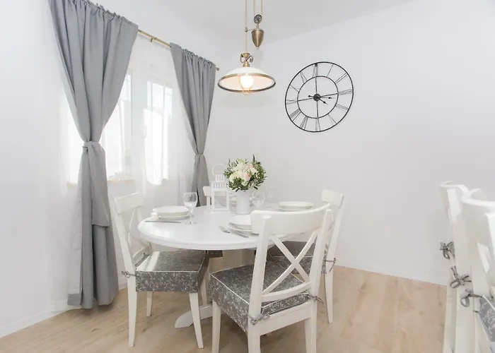 Slavice Appartement *