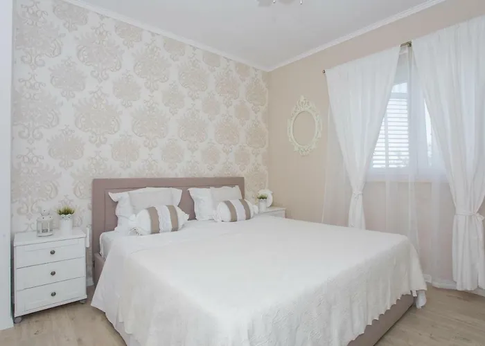 Slavice Appartement *